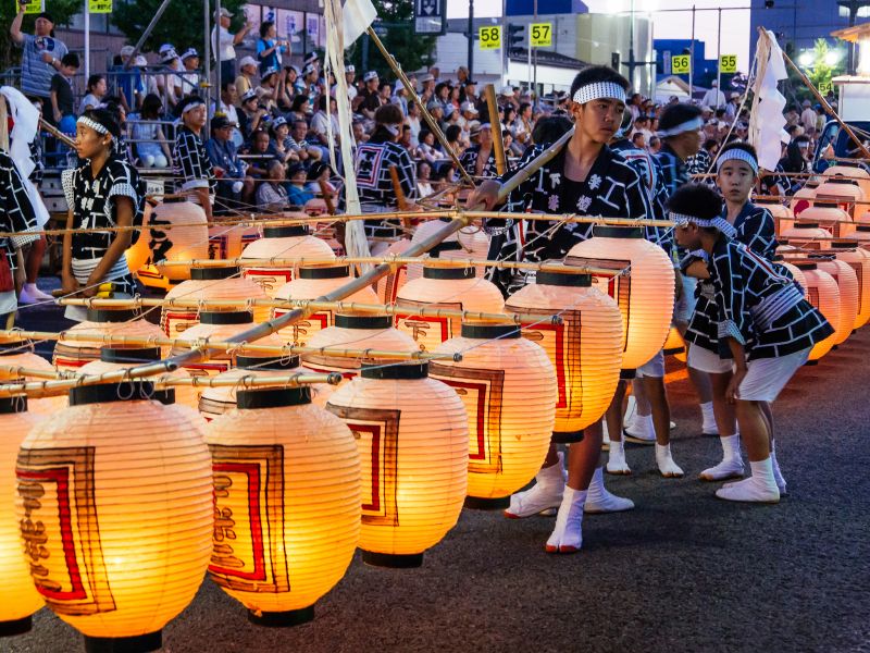 東北祭典秋田竿燈祭。（圖片來源：Flickr CC授權作者かがみ～）