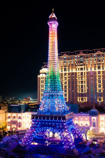 澳門巴黎人日前率先展示其巴黎鐵塔閃爍璀璨的燈光匯演。（圖片提供：澳門金沙度假區）
