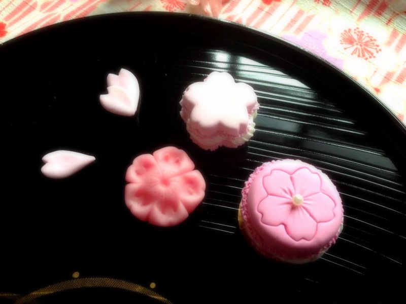 櫻花和果子及櫻花馬卡龍（圖片來源：Sunny）