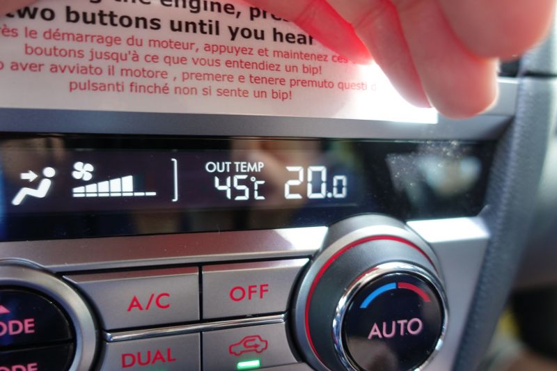室外溫度最高達攝氏45度，選手錢難賺啊！(巴林美利達車隊提供)