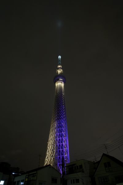 東京晴空塔的夜間照明。以源起江戶孕育的「?」和喚醒美意識「雅」兩個燈光設計主題；圖片提供：日建設計／Photography：Ken´ichi SUZUKI