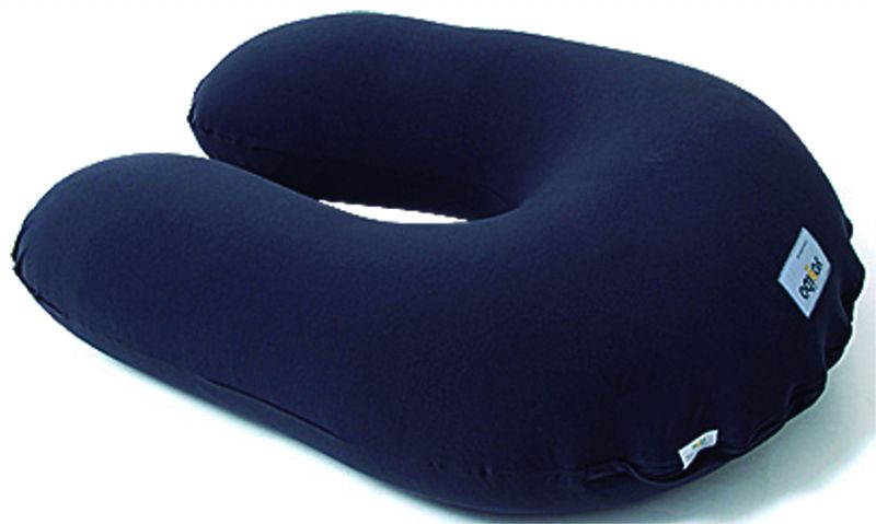 U 字型的「Yogibo Support」頸枕另外販售。（旗標出版提供)