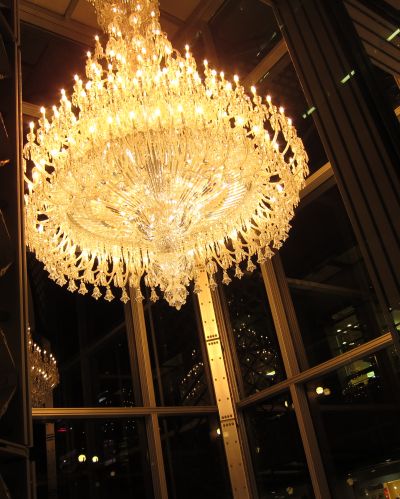 華麗的水晶燈不管多少年依舊閃亮。（圖片來源：Sunny Liu）