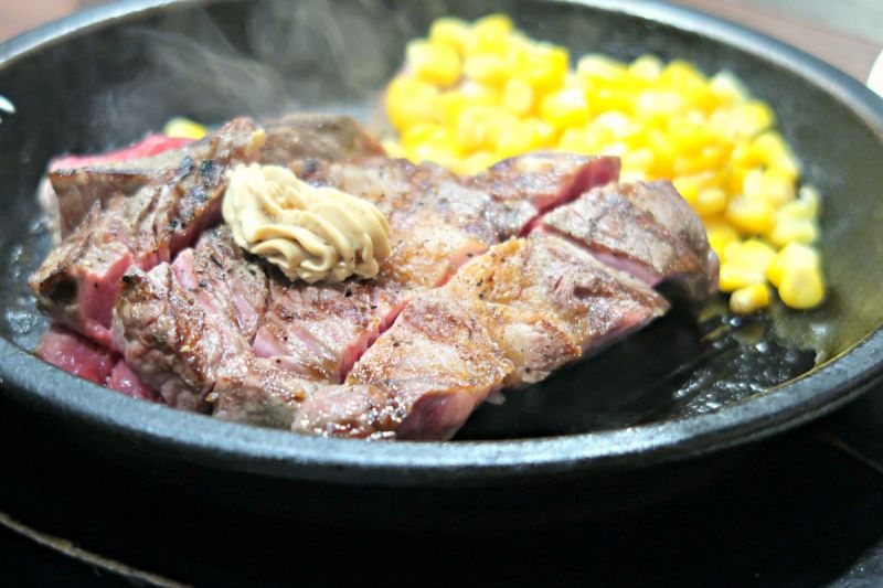 IKINARI Steak立食牛排（咻咻教練提供）