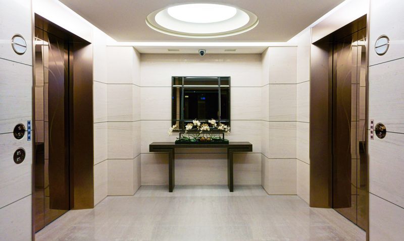 標準層梯廳；圖片提供：陳傳宗建築師事務所