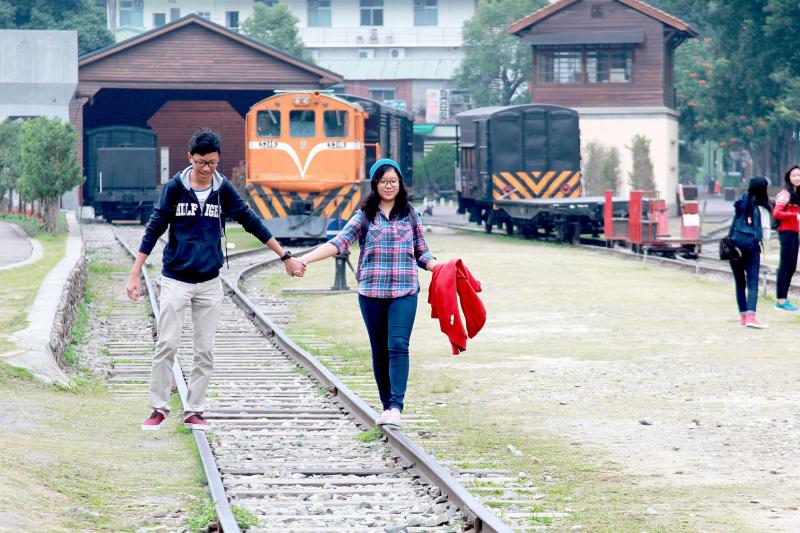 漫步南投靜謐山城戀戀車埕懷舊鐵道 欣傳媒