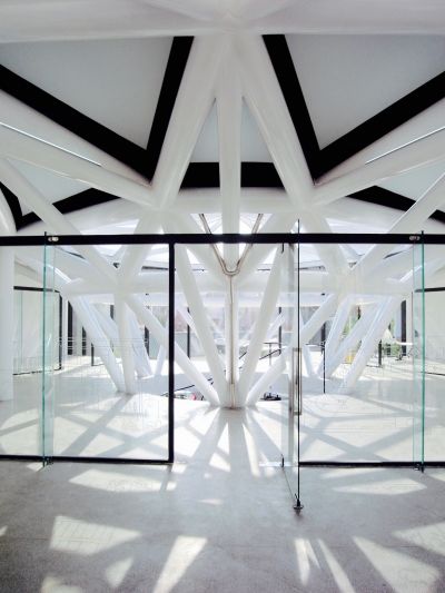 二樓結構主與光影；圖片提供：查少峪-CTAA Architects Lab