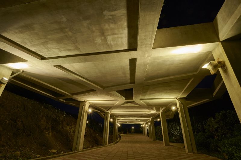 入口遮陽棚夜景；攝影：林福明