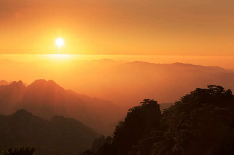 壯麗的黃山日出。圖片來源:安徽繁體官網 http://bit.ly/1RrPEo8