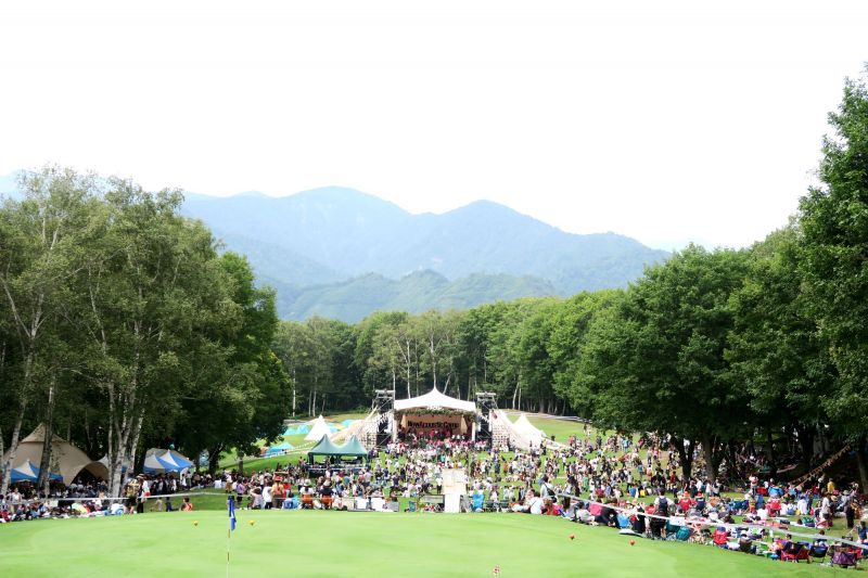自2010年開始舉辦的New Acoustic Camp，至今已累績不少死忠樂迷，為日本高人氣的露營音樂祭活動之一。（土井健司提供）