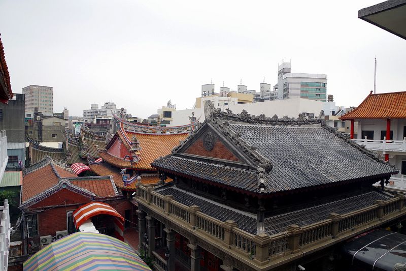南瑤宮不同風格組成的有趣屋脊線；攝影：王進坤