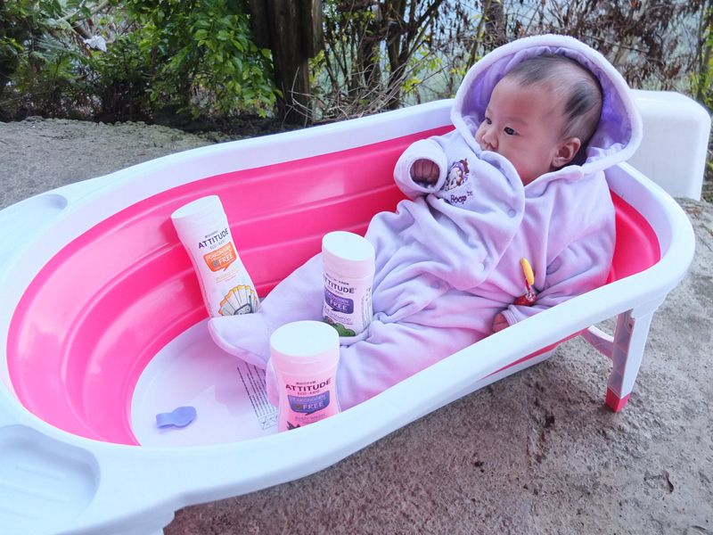 好攜帶的小浴缸，寶寶在外也能輕鬆洗澡。