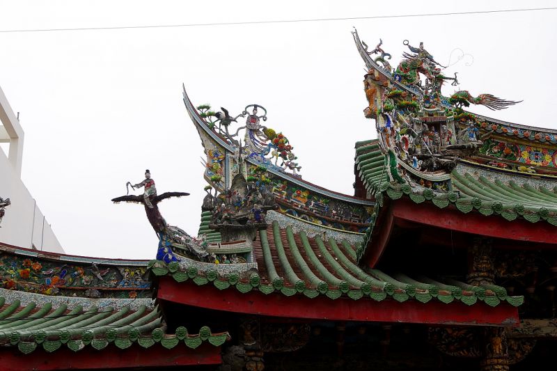 南瑤宮三川殿屋脊剪黏裝飾；攝影：王進坤