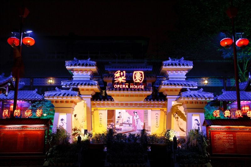 蜀風雅韻是四川唯一集傳統藝術、絕技表演、戲劇展示的多功能精品樓。（Photo／成都官網）