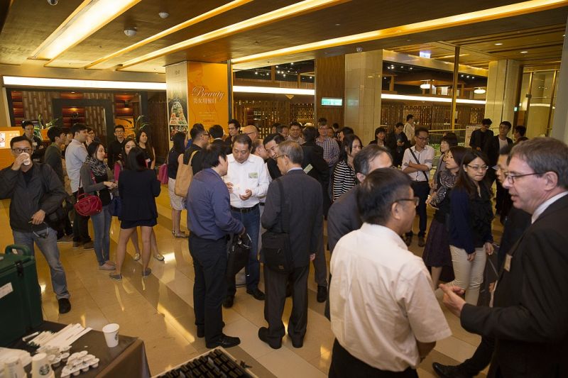 臺北酒會活動熱絡，專家與來賓面對面私下交流；圖片提供 / Arup