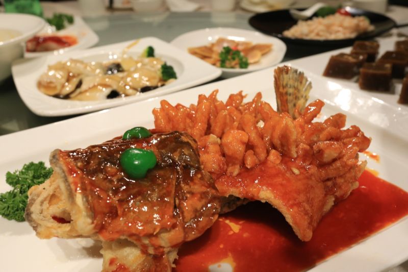松鼠桂魚特點在於費工的料理方式