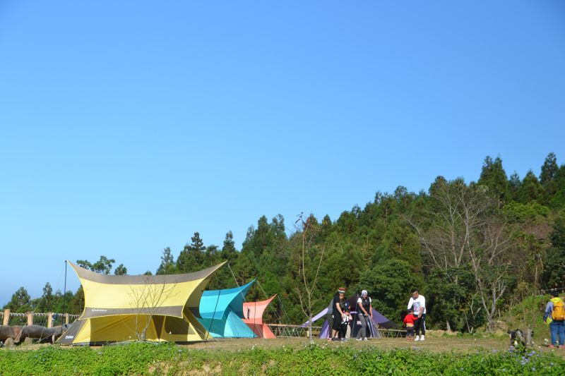 馬卡龍帳篷搭襯天幕，營造個人露營特色。（outthere好野提供）