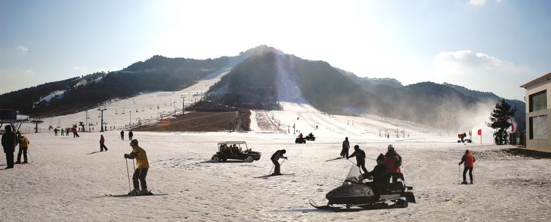 滑雪、泡湯同享，是遼寧一大特色旅遊。