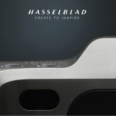 Hasselblad用很美的機身線條印象做為前導宣傳