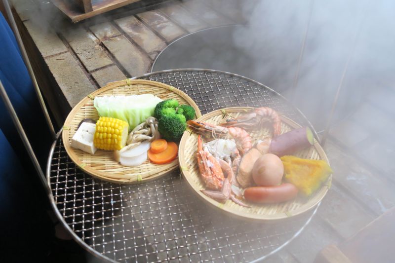 來自地獄的美食－地獄蒸料理與花籃便當｜欣傳媒