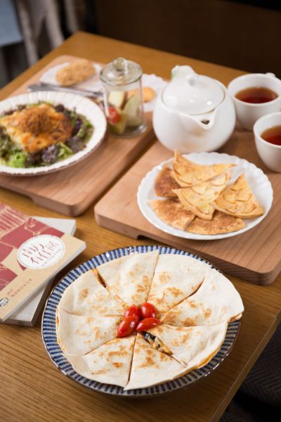 小卷煎餅、烤餅、紅玉紅茶、馬鈴薯烘蛋,好好good days將在地食材稍稍結合西式手法呈現美味,讓料理彷彿也是一種藝術策展。
