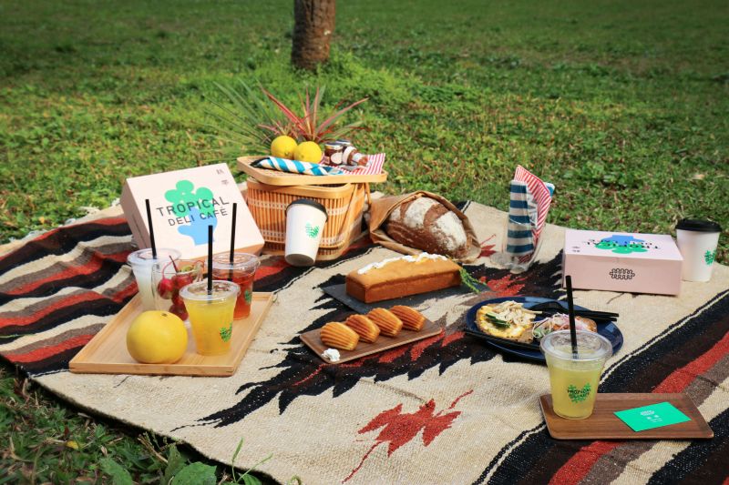 可以外帶開放式三明治到外頭的學校草地野餐。(熱帶Tropical Deli Cafe提供)