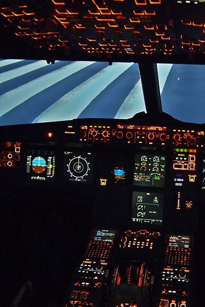 A320中間的ECAM，已經是新一代客機的標準配備（圖片來源：fabg）
