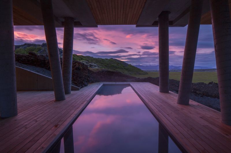 利用冰島地熱優勢，旅店在戶外建造了溫泉池。（Photo│Ion Luxury Adventure Hotel）