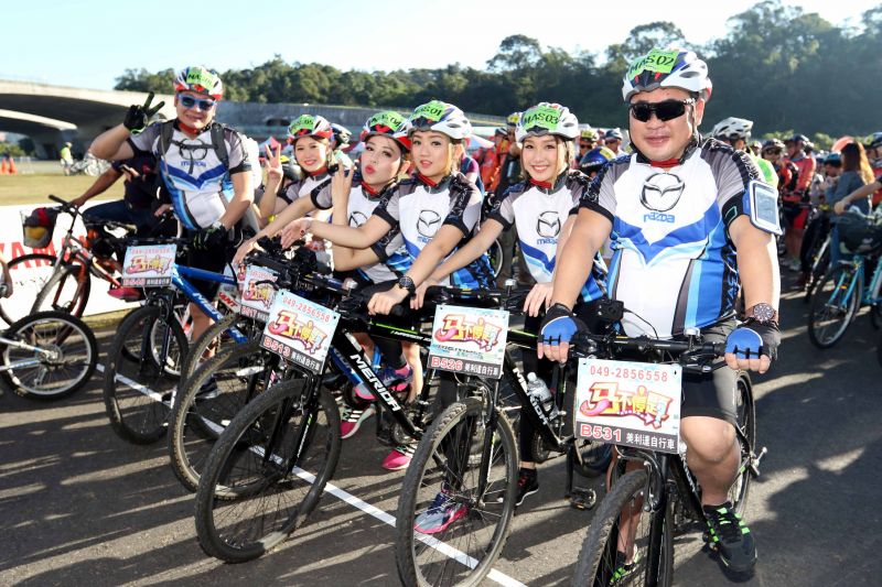 馬來西亞旅遊節目「馬不停題」來日月潭單車嘉年華會錄製節目 。中華民國 自行車騎士協會／提供。