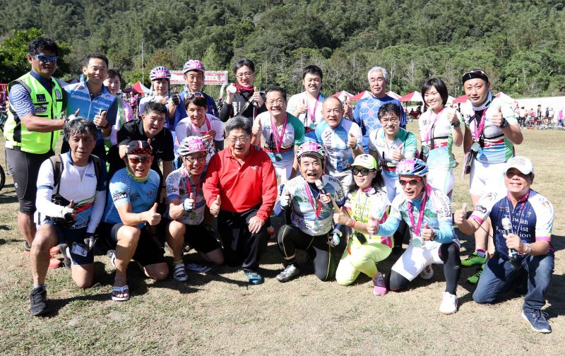 日本車友組團參加日月潭單車嘉年華會。中華民國 自行車騎士協會／提供。