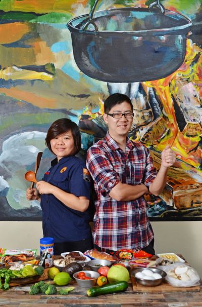 野酷戶外料理餐廳廚師nikki(左)、執行長bruce(右)，分享有趣又簡單的野炊料理。(劉宸嘉攝影)