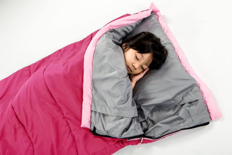 好窩睡袋採信封式設計，獨家左開拉鍊，舒適又透氣。（outthere好野提供）