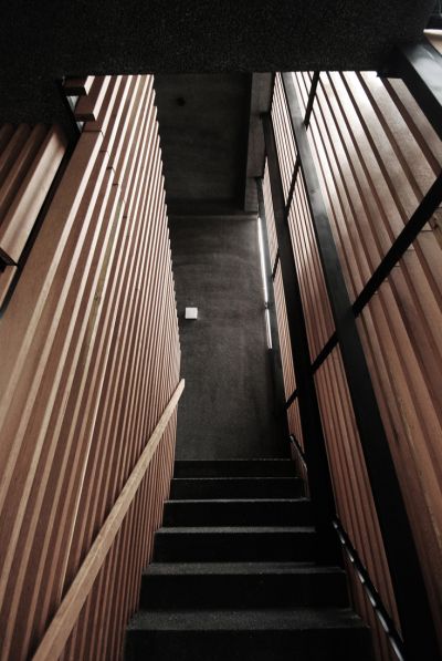 A棟樓梯隔柵；攝影：楊秀川