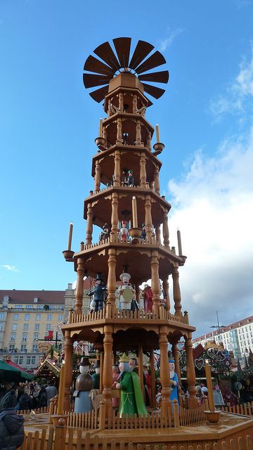 德式旋轉木偶塔為德勒斯登最著名的地標（圖片來源：Flickr cc@A.Currell）