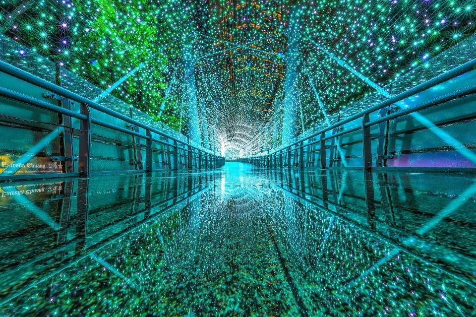 2017新北耶誕城 時光走廊雨天倒影版 圖攝／心星