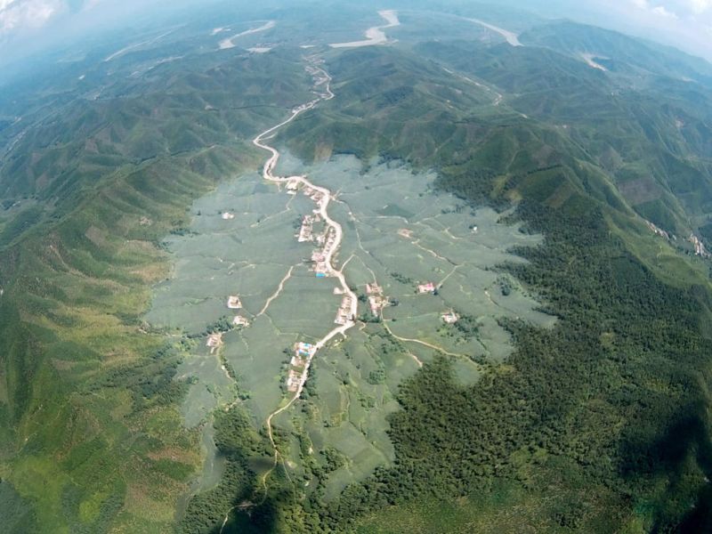 中國隕石第一坑—岫岩古龍村。圖片來源 百度百科