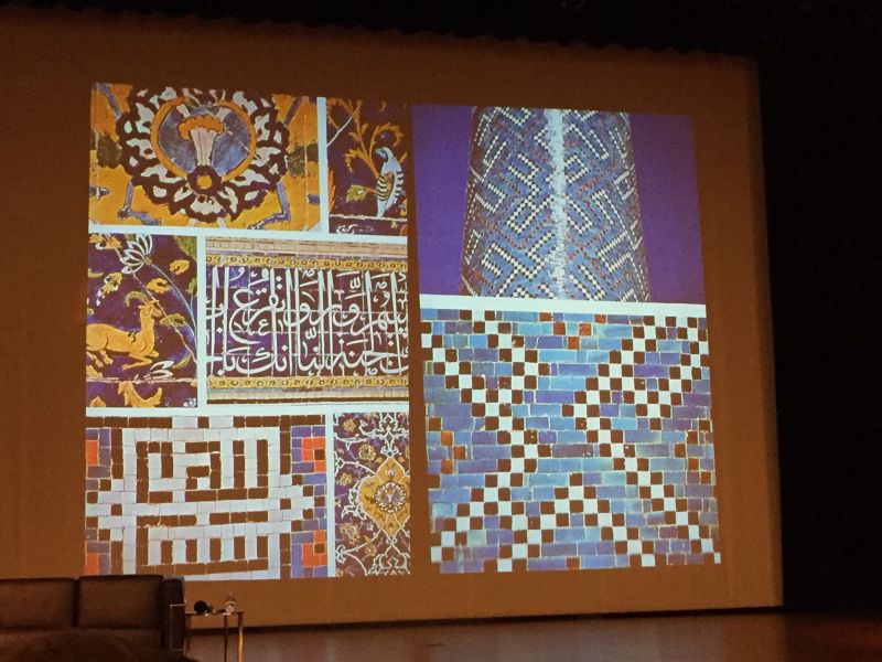 Murcutt以傳統回教顏色與型式作為墨爾本清真寺設計的靈感來源