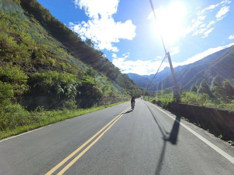 來新竹尖石鄉壓壓馬路，我們當個陽光騎是勇往直前。(C4車隊提供)