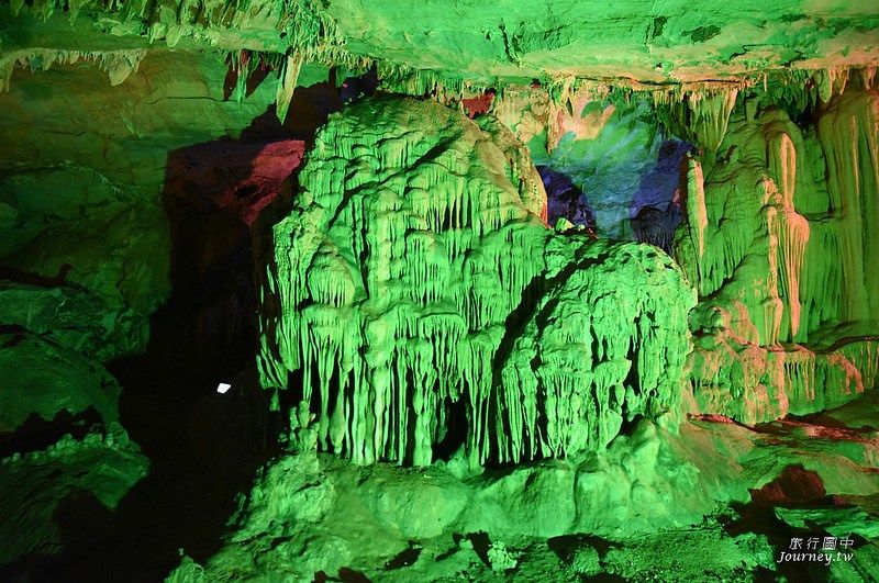 芙蓉洞洞內有70多種沉積物，幾乎包括了所有經過科學家命名的喀斯特洞穴沉積類型，其中池水沉積堪稱精華。(圖片來源：許傑)