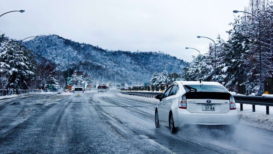 雪地開車要多加注意。（圖片來源：Flickr CC授權作者Japanexperterna.se）
