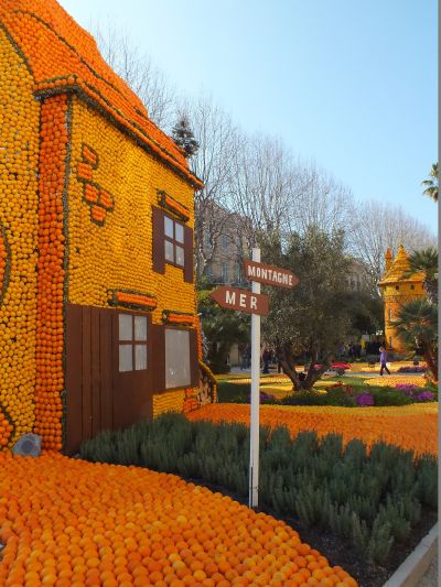 整個城市被大量的檸檬，還有配色用的柑橘所占據。（flickr CC@Saskia Heijltjes）
