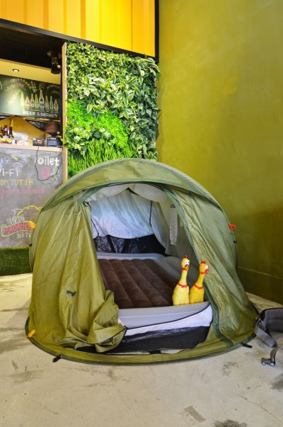 店裡真的有帳篷！在假日就變成孩子體驗、遊戲的小角落。(劉宸嘉攝影)