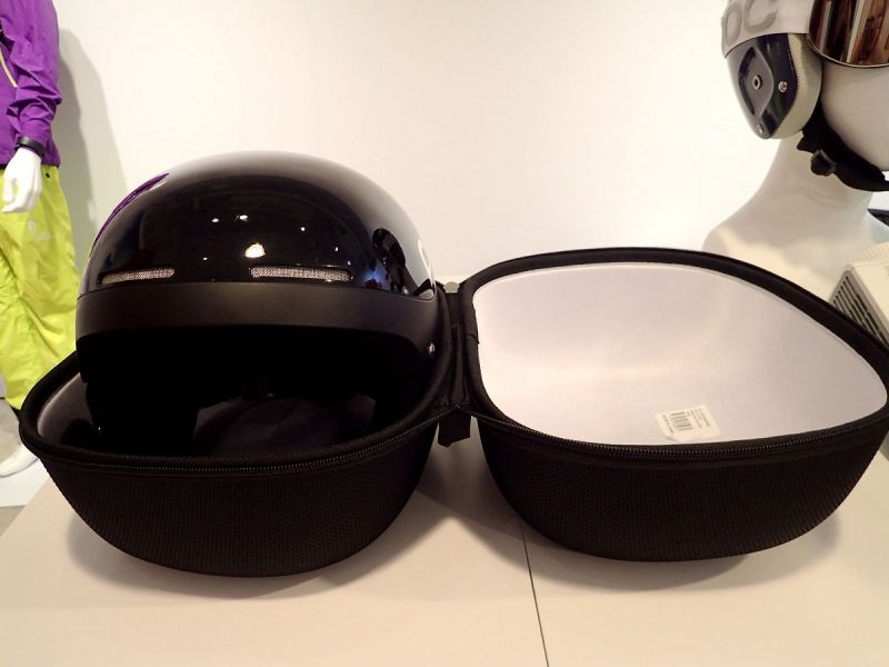 POC滑雪頭盔專用收納盒 (欣滑雪 攝)