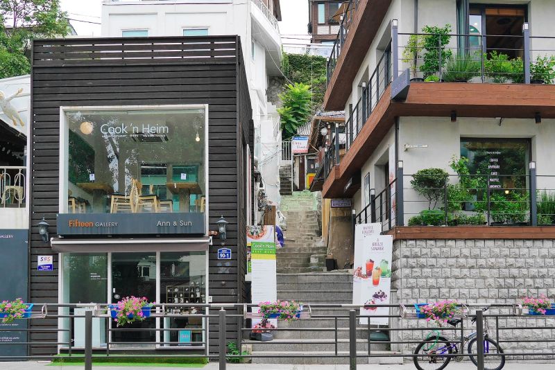 三清洞充滿悠閒愜意的文藝氣息，常被韓劇相中取景。（照片提供：flickr CC@travel oriented）