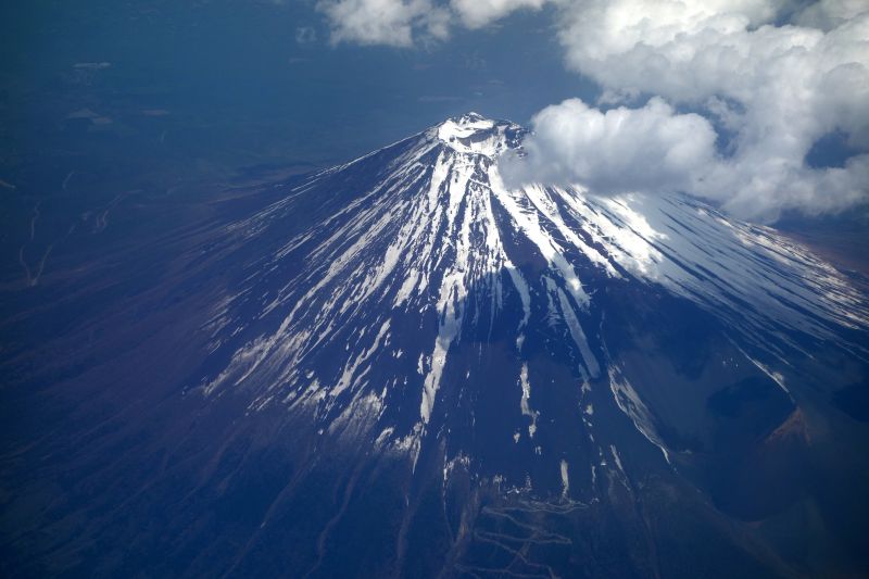 富士山雖然美麗雄偉，但在古代常猛烈噴發，讓人民又敬又畏。（圖片：flickr CC@m-louis）