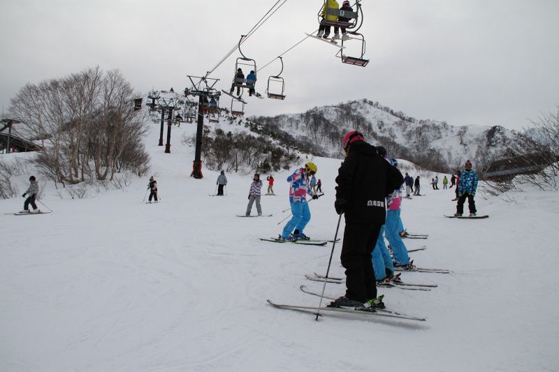 雪龍滑雪教室的教練們訓練中。(photo by 阿福)