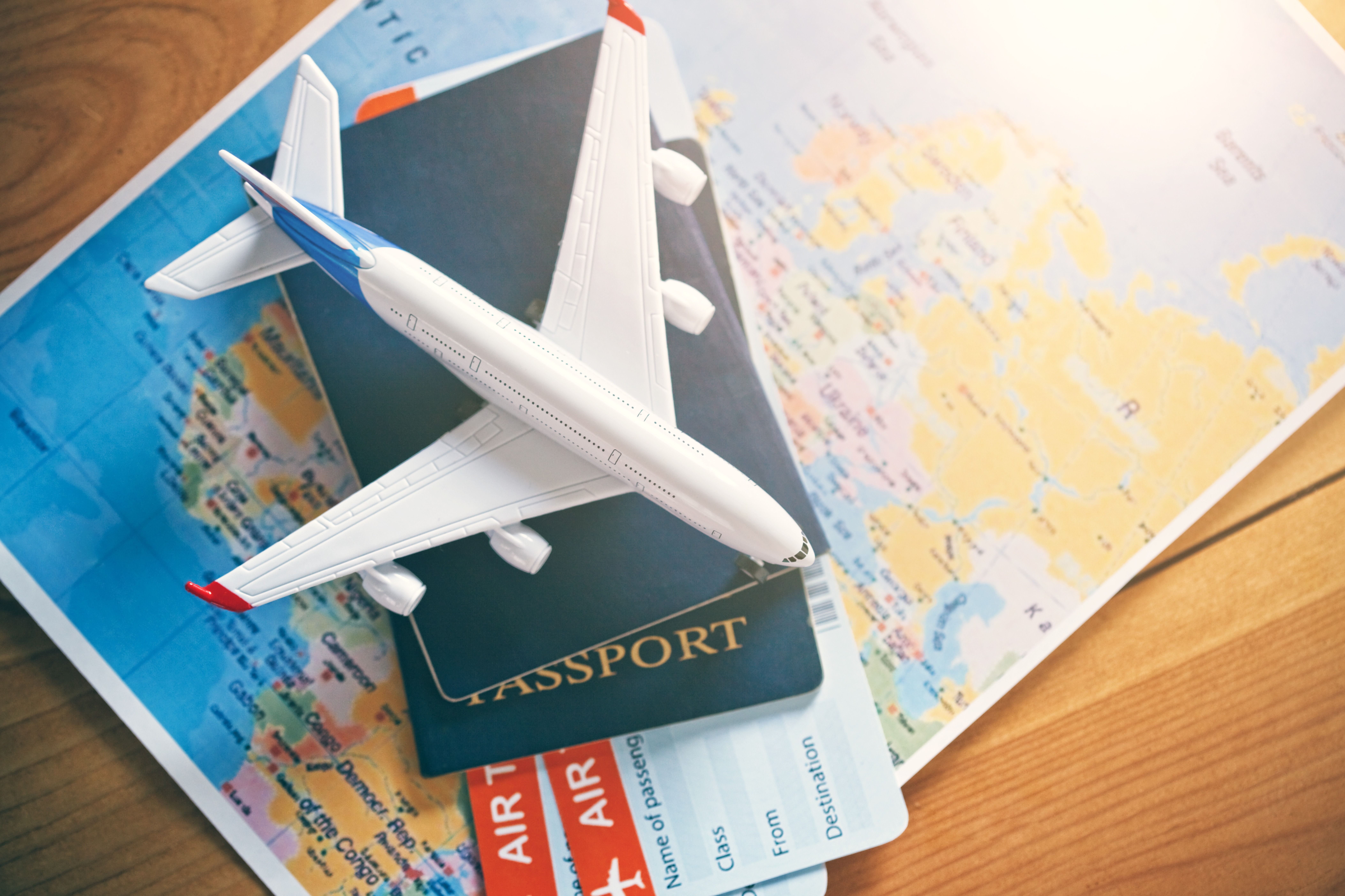 出國旅行要帶身分證、健保卡嗎？護照必須隨時帶身上？3種況狀可能會用到！